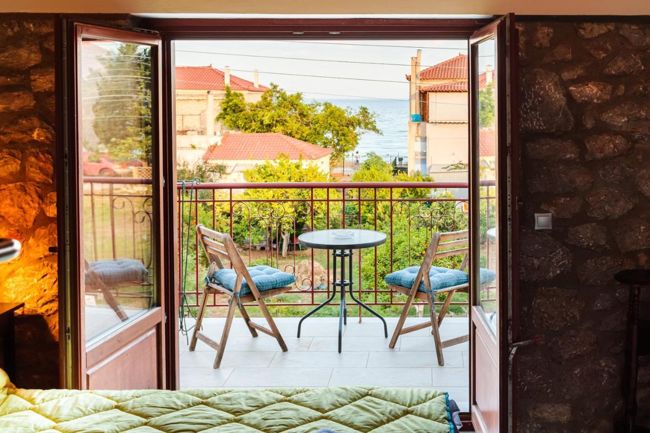 Beachfront Astros - Dukes Seaside Summer Haven *